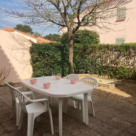 Hébergement de vacances Maison Avec Piscine, Proche Forêt Et à Jean De Monts - Fr-1-323-527 *